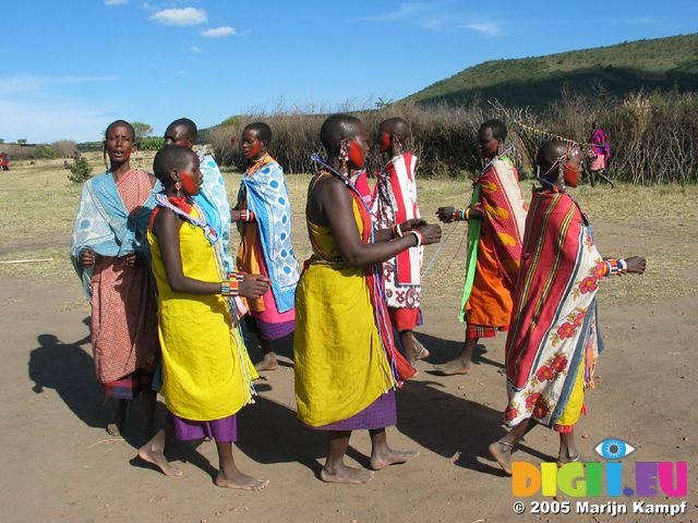 14543 Masai woman